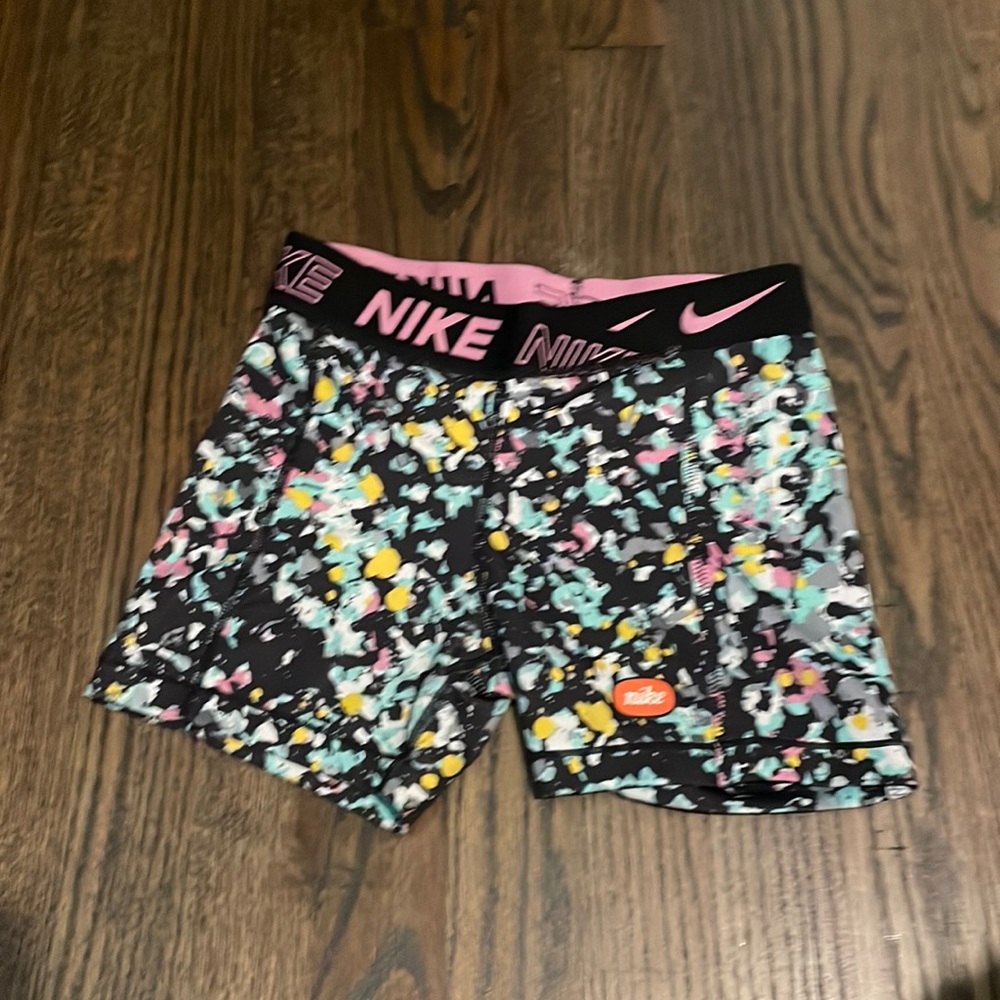 Nike pro confetti cross waist spandex shorts